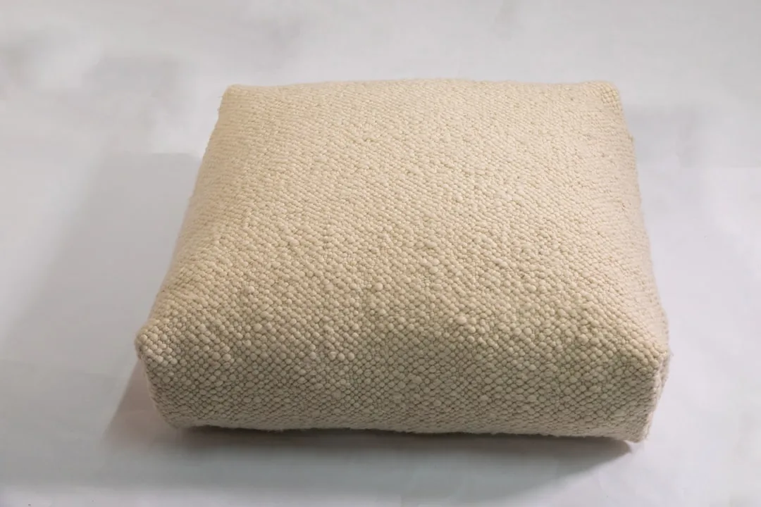 메밀 베개 반년, 서걱임에 적응하니 여름밤이 편해졌습니다